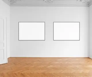 Esta fórmula de 3 pasos sobre la altura a la que colgar cuadros te ayudará a lograrlo, literalmente