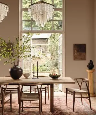 베이지 02, Lick의 식당 벽