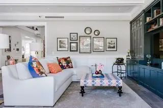 Jak mohu rozdělit pokoj nábytkem? 7 způsobů, jak zónovat flexibilní prostory