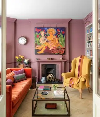 Salon violet de K&H Design en Tyrian par Edward Bulmer