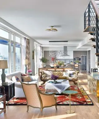 Nowoczesny apartament z tradycyjnymi meblami