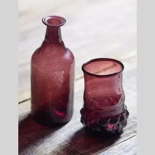 Dois pequenos potes de ametista