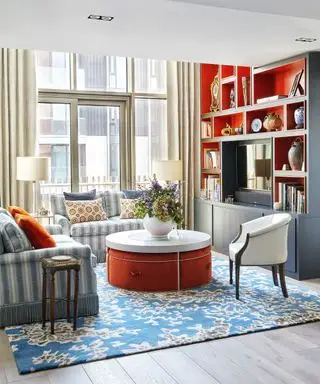 Nápady na rodinný pokoj s úložným prostorem ve vestavěné skříni