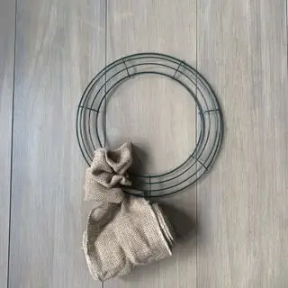 At lave en jutekrans