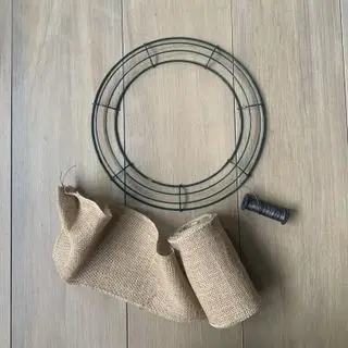 Sådan laver du en jutekrans – 6 nemme trin for begyndere