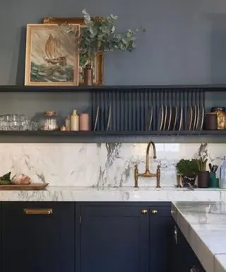 7 najlepszych ciemnych farb, które pokochali projektanci wnętrz