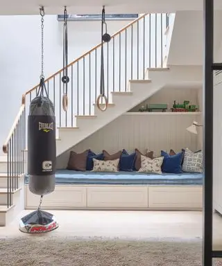 Suterén s tělocvičnou