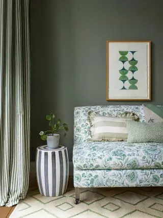 Quelles couleurs vont avec le vert sauge ? Conseils d'association et d'accentuation d'experts en design