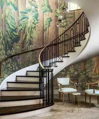 Idées d'entrée modernes avec une grande fresque murale