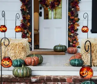 Decoración de Halloween al aire libre: 14 ideas terriblemente elegantes para la puerta de entrada, el jardín y más