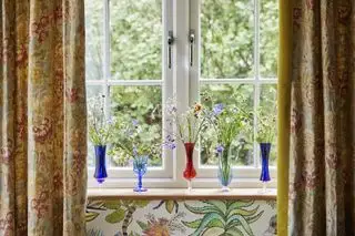 Vases en verre coloré