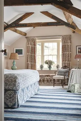 침실 천장을 더 높게 만드세요