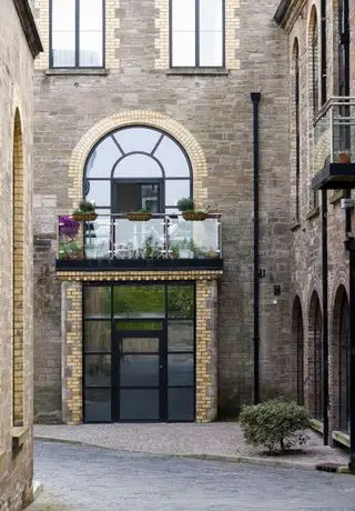 Ces 8 tendances, designs et innovations en matière de portes d'entrée contribueront certainement à améliorer votre attrait extérieur en 2024.