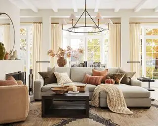 Pottery Barn Thanksgiving-innredning, koselig stue