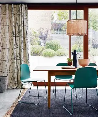 Comment nettoyer une fenêtre sans laisser de traces – selon les experts