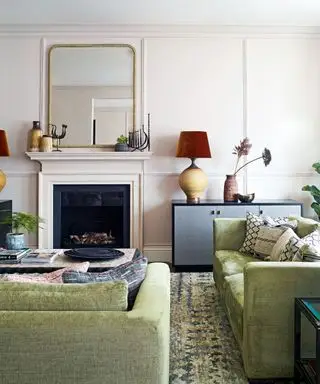 Hvordan style en peishylle – 6 eksperttips fra interiørdesignere