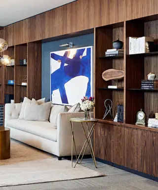 האם המדפים הצפים עדיין בטרנד? מעצבים אומרים את דעתם על הסגנון הפופולרי הזה