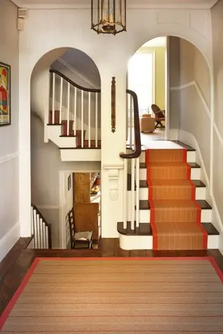Tapis d'escalier orange de Roger Oates