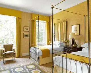 Idées de chambre jaune avec papier peint à motifs