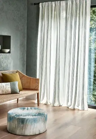 Zasłony z przezroczystej tkaniny