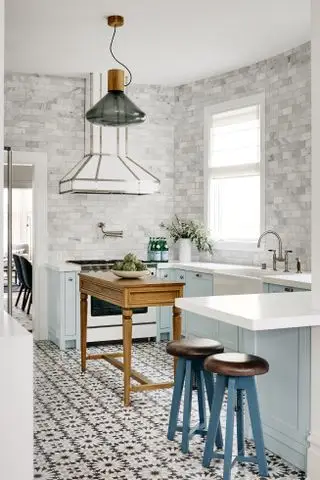 Cuisine bleue en forme de U