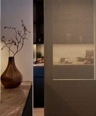 Speisekammer-Ideen – Küchen-Speisekammer mit Gittertüren