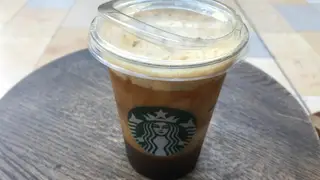 Skal du putte olivenolie i din kaffe? Jeg prøvede trenden og har noterne