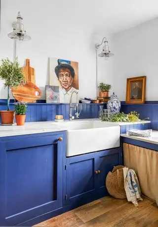 Ripostiglio blu della Chapel House Ambrice Miller