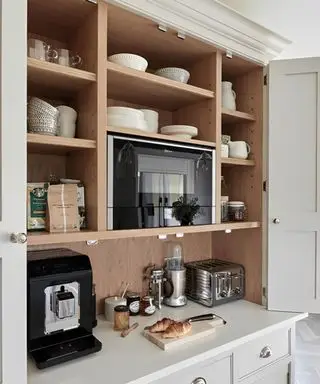 Comment organiser les appareils de cuisine – sur les comptoirs et dans les armoires