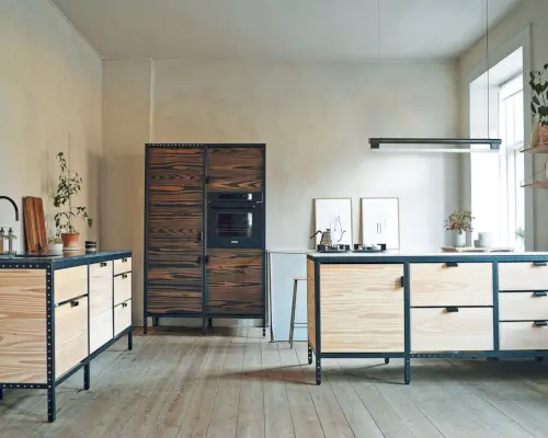 Cuisine indépendante avec table vintage