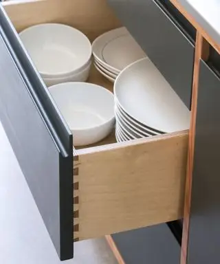 食器付きキッチン引き出し