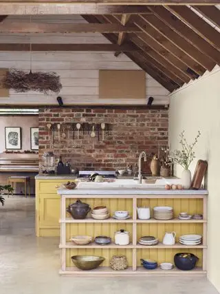 イエロー キッチン アイランド オープンフロント 収納付き Morris & Co