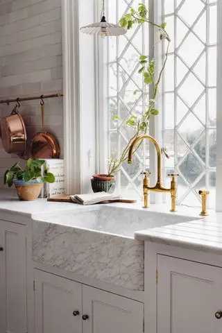 ミラノ ペントハウス カラーラの大理石のシンク