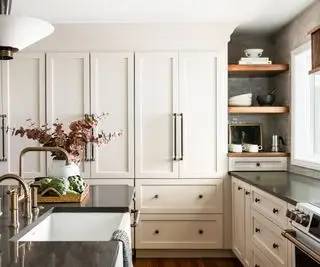 petite cuisine avec comptoirs sans encombrement