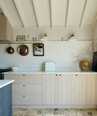 Armoires de cuisine en chêne clair devol