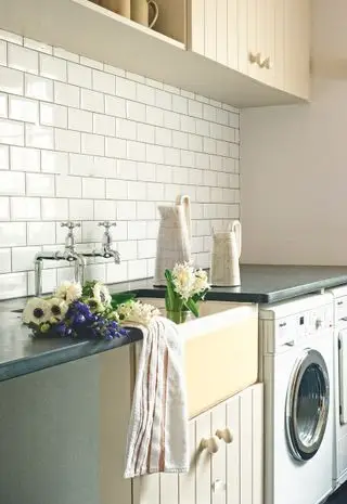 מכונת כביסה במטבח