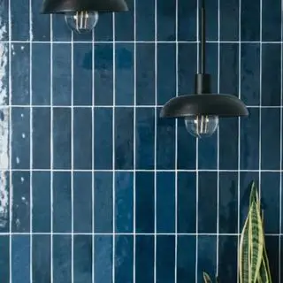 Carrelage de cuisine bleu foncé