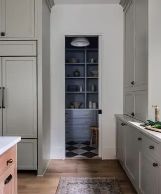 Quelles sont les meilleures couleurs pour les armoires de cuisine shaker ? 5 teintes classiques recommandées par les designers