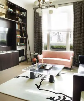 7 metodi approvati dagli esperti per rimuovere la cera delle candele dal tappeto