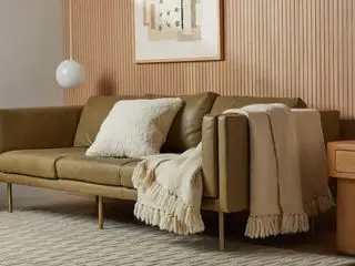 najlepsze koce do rzucania firmy Parachute na wystawie