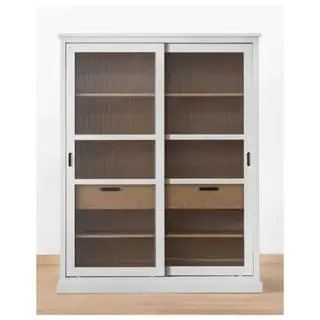 ארון עם חזית זכוכית של McGee & Co