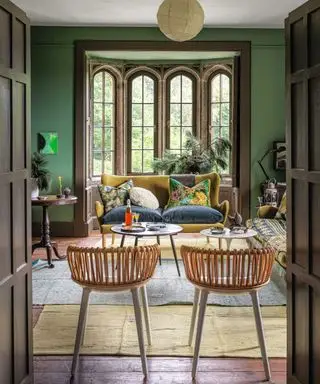 Zelená otvorená obývacia izba