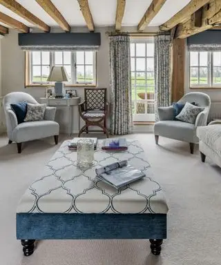 רעיונות לשטיחים לסלון - 10 דרכים להוסיף חמימות ויוקרה לרצפה שלך