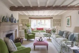 Salon Susan Deliss avec œuvres d'art botaniques