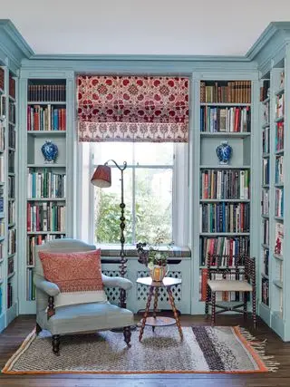 Ideas para guardar libros en una habitación azul