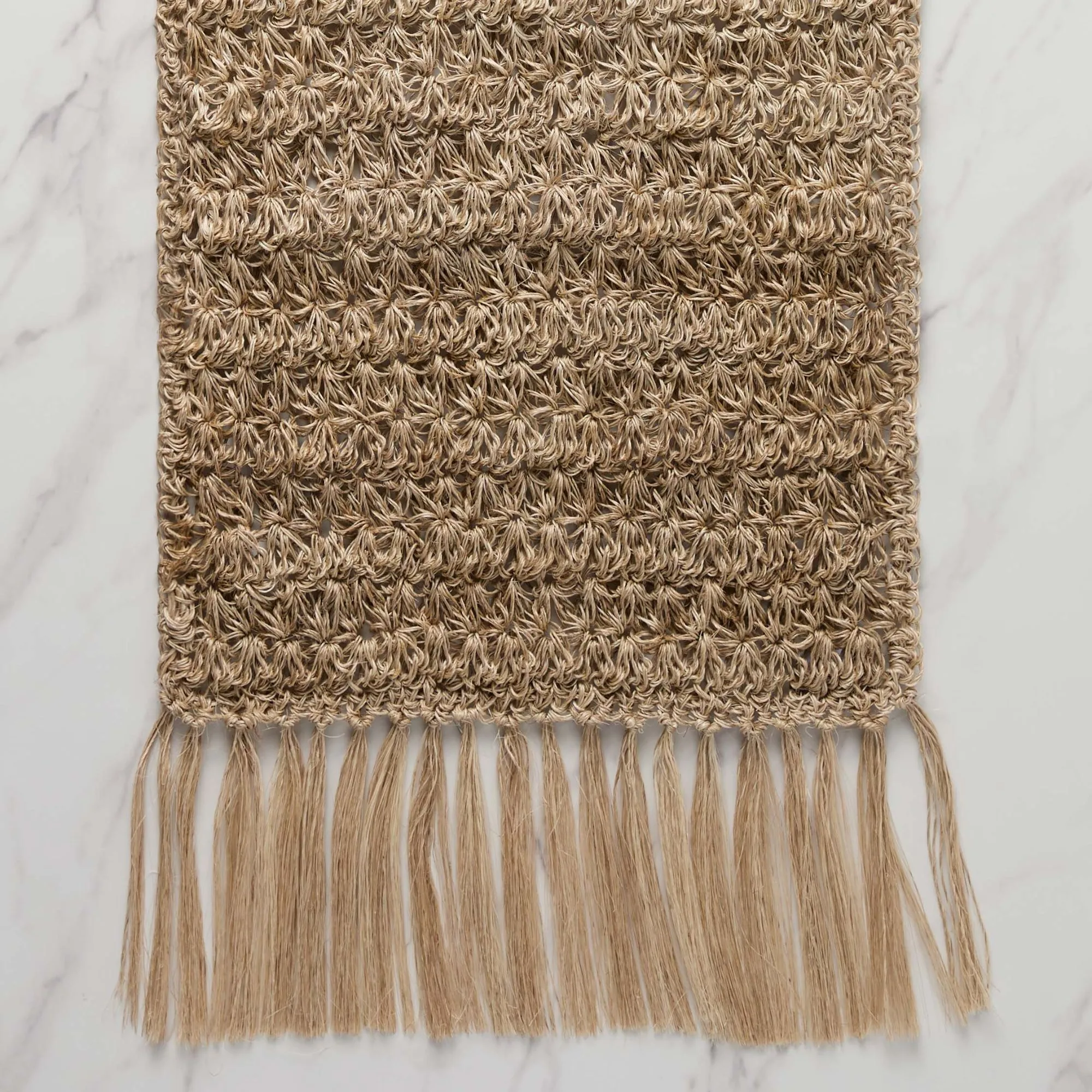 רץ שולחן ארוג עם פרט שוליים' loading='lazy' title=