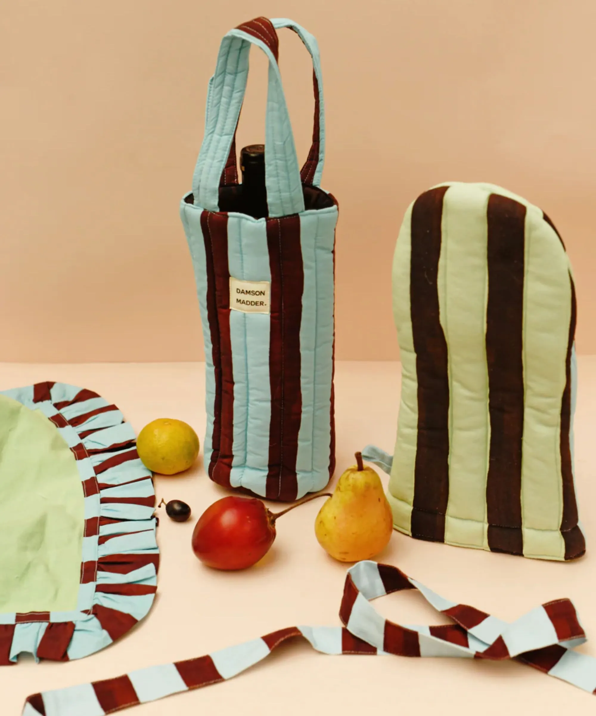 Damson Madder práve vyhodil najkrajšie darčeky pre hostiteľov v najchladnejšom novom farebnom trende tejto sezóny