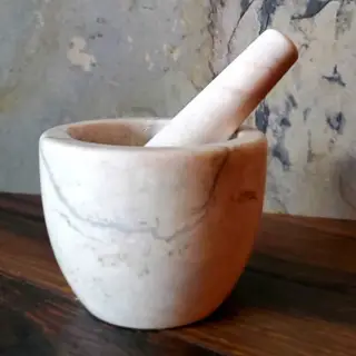 Marmurowy moździerz i tłuczek