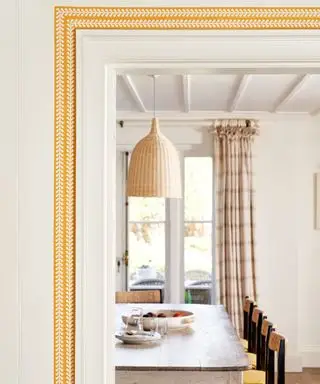 I bordi della carta da parati sono tornati: questo classico elemento decorativo è tornato di moda