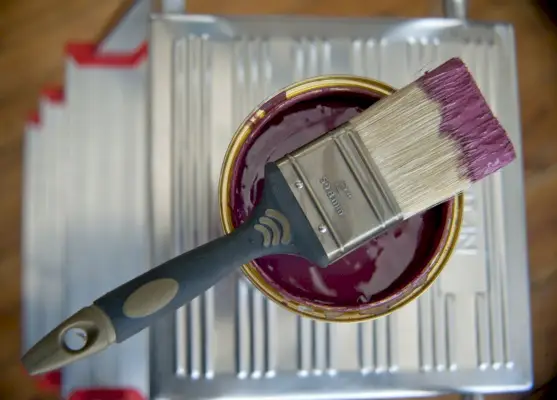 Farba satynowa czy matowa – gdzie jest lepsza?